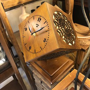 آباژور رومیزی چوبی مدل ساعت